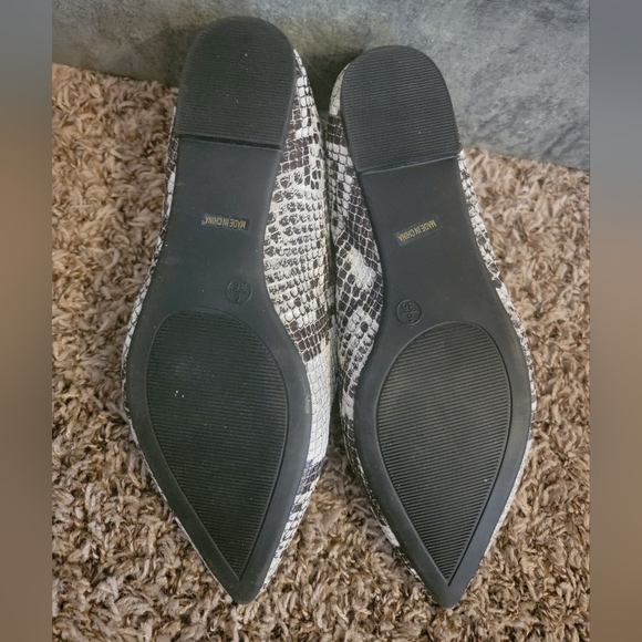 Lulus White/Black Emmy Loafers Like New - Picture 6 of 6